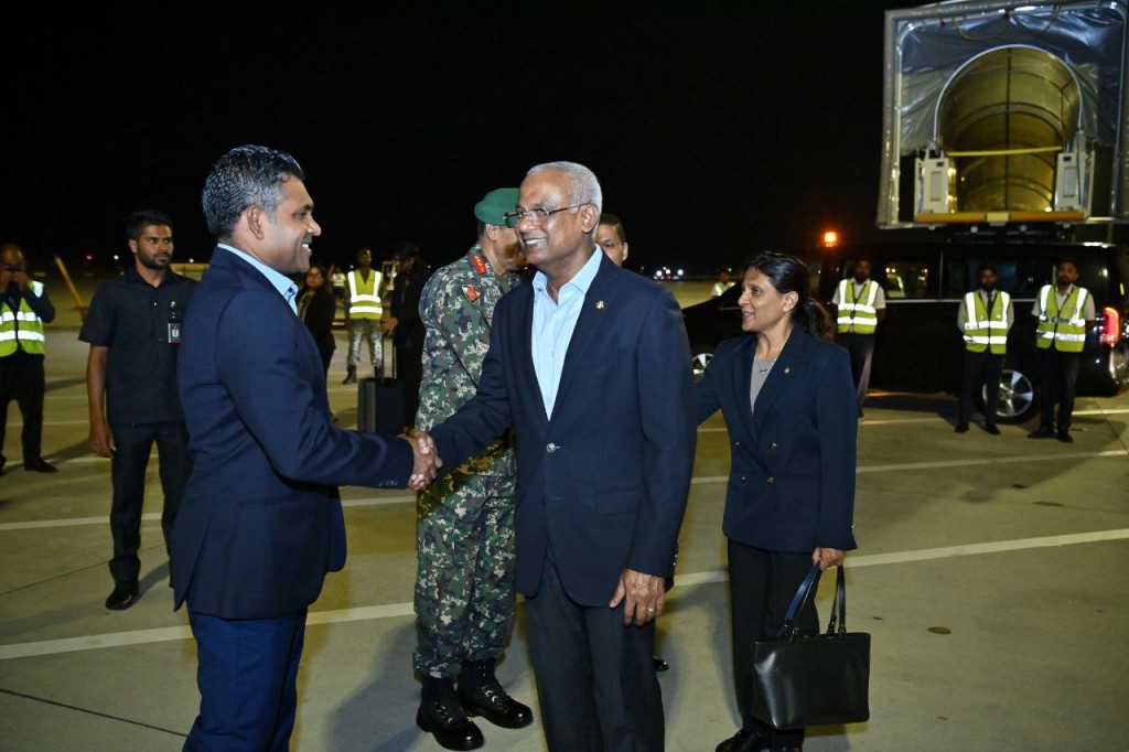 Charles thahuthah veduvumuge haflaa ah Raees London ah