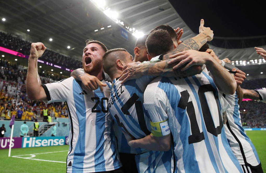 Magic Messi fires Argentina into World Cup quarters
