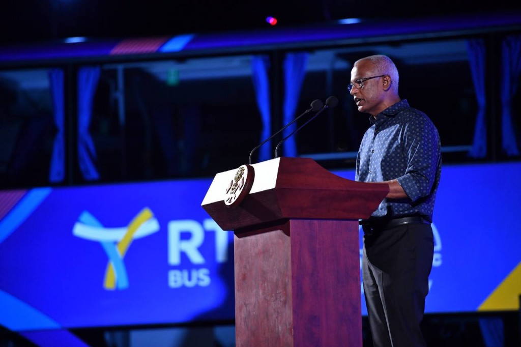 Male' gai dhiriulhey rayyithun ah libey thasallee akah Mini bus ge hidhumaiy vegen dhaane: Raees