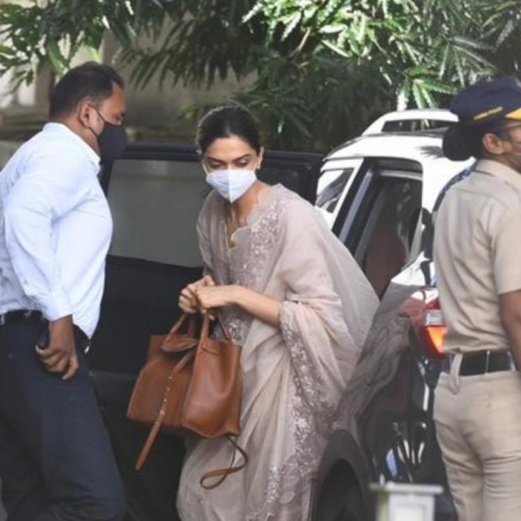 Leak vi WhatsApp message thakuge sah'ha kann Deepika kashavaru kohdheefi