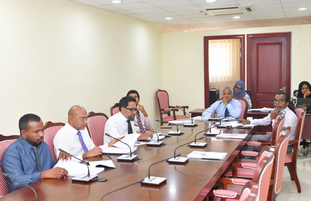 Bi-election aharaku 1 faharu baahvvan sarukaarun hushahelhi bill faas nukuran committe in nimmaifi