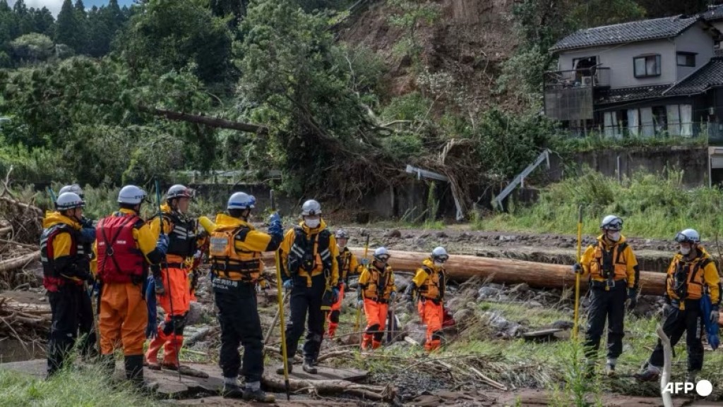 Six dead following floods in Central Japan