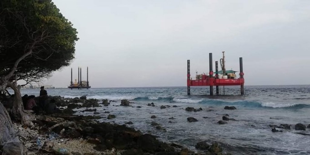 Thila Male Bridge ge masakkai kuriyah dhaathee kandu dhathuru kuraa faraai thakun samaaluvaan angaifi