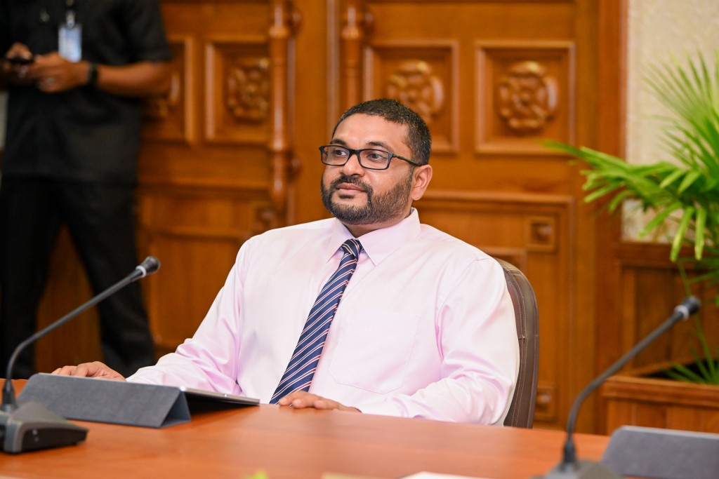 Dorneir aai Helicopter beynun nukurumun Ghassan ge rahdhu, Medical evacuation ge 93 kuree Maldivian in