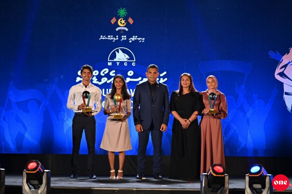 Colors Award: ehvvana Rafa ah