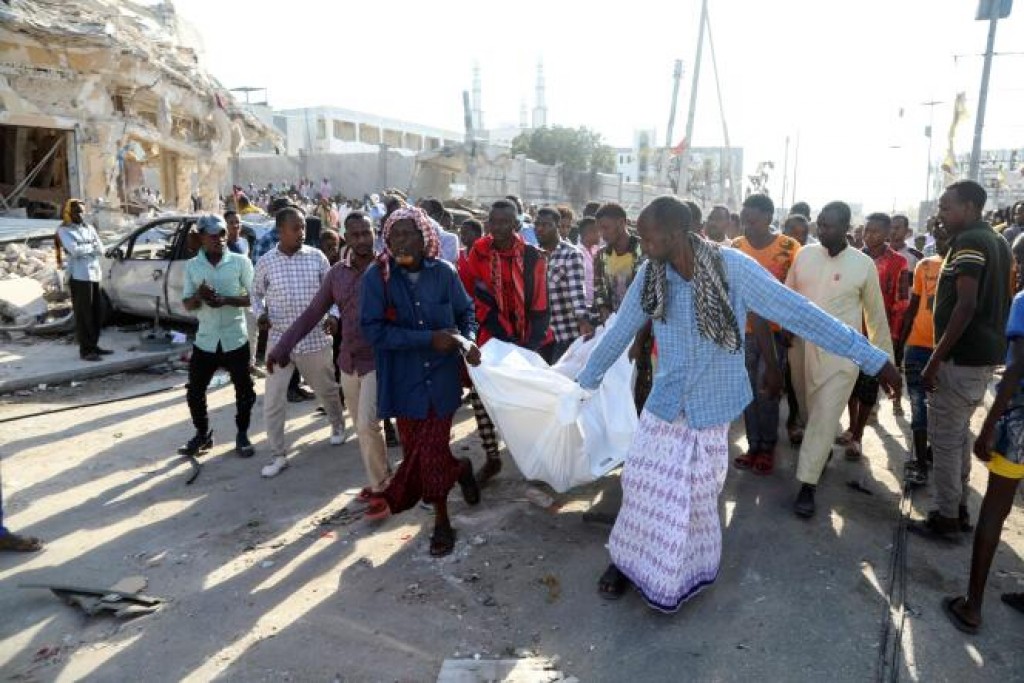 Somalia gai jaanu gohvaalaigen dhin hamalaa ehgai 32 meehun maruvehjje