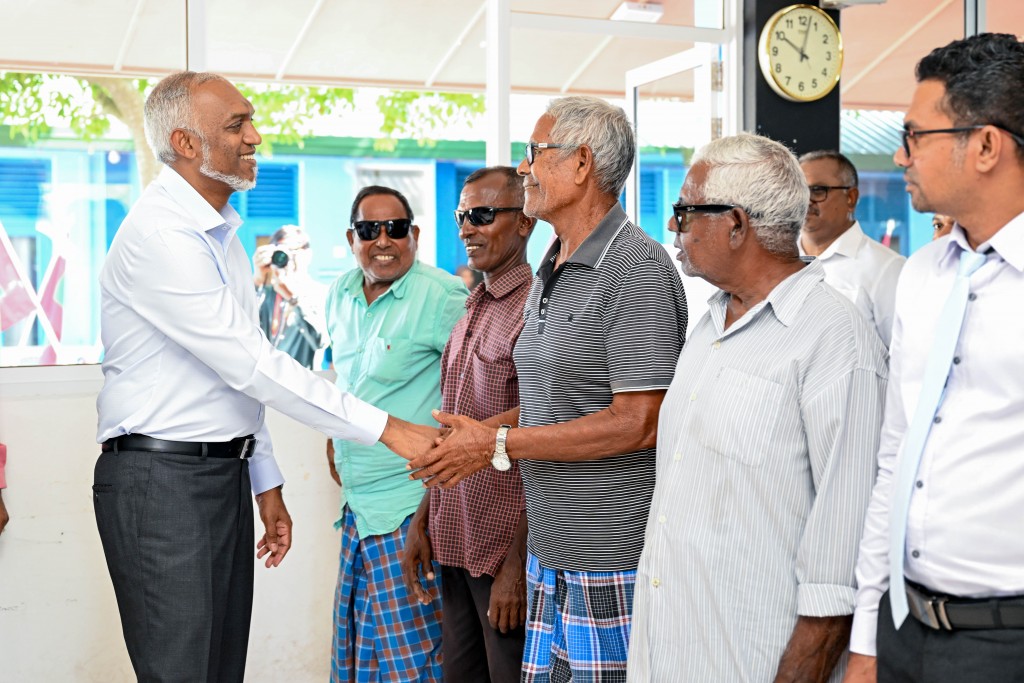 Vaudhaa ehgothah August mahu hurihaa rashakah dheveyne: Raees