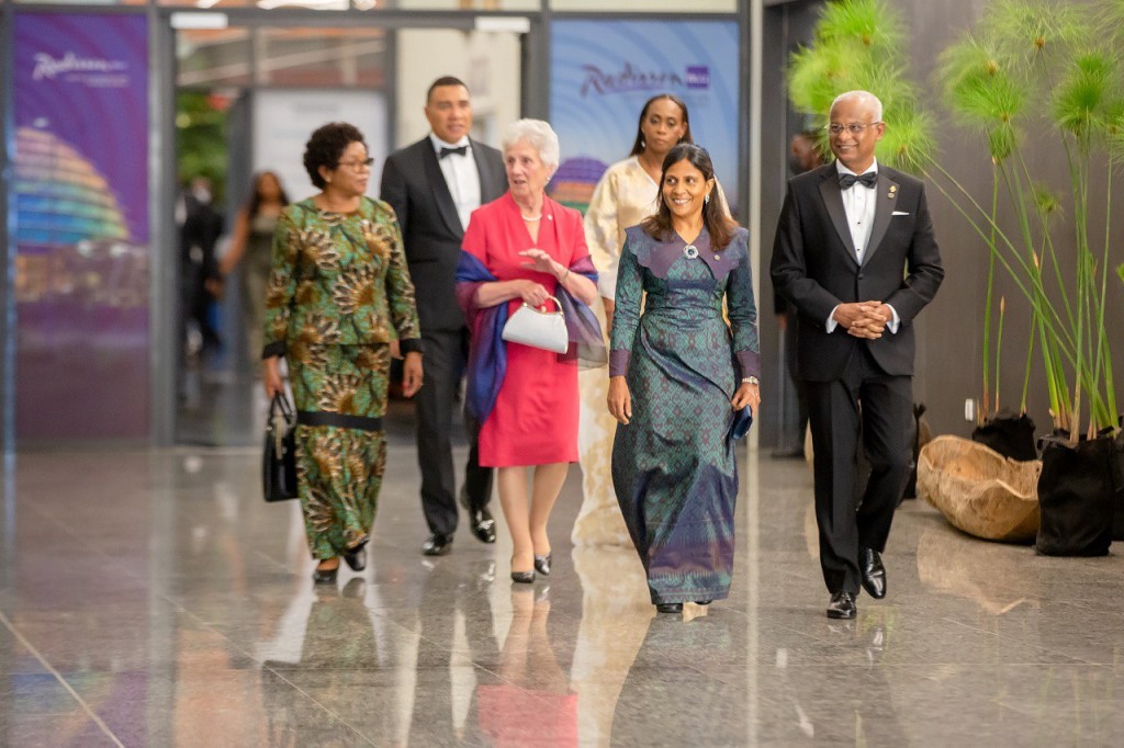Commonwealth ge isveringe bahdhaluvun feshumuge rasmihyaathugai Raees ge dhekan’balun baiverivevadaigenfi