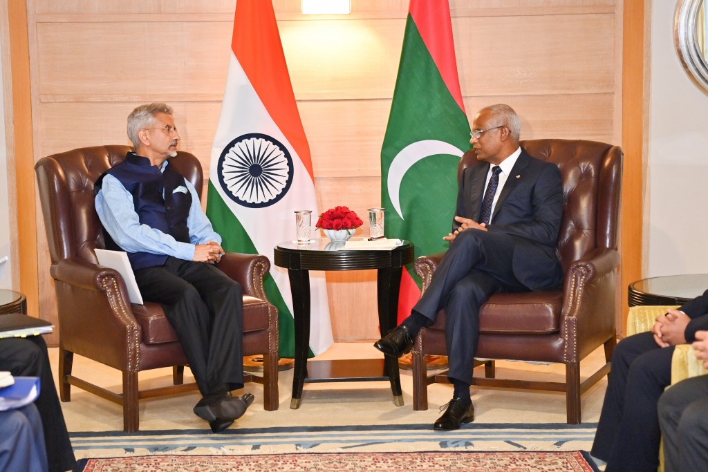 India ge first policy Raajjein abadhu ves dhamahattaane: Raees