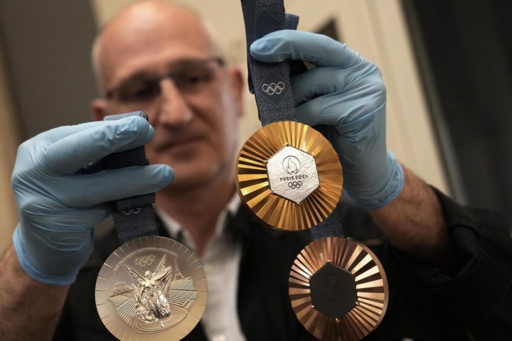 Paris Olympics medal thakuge fenvaru dhakkamuge shakuvaathakeh