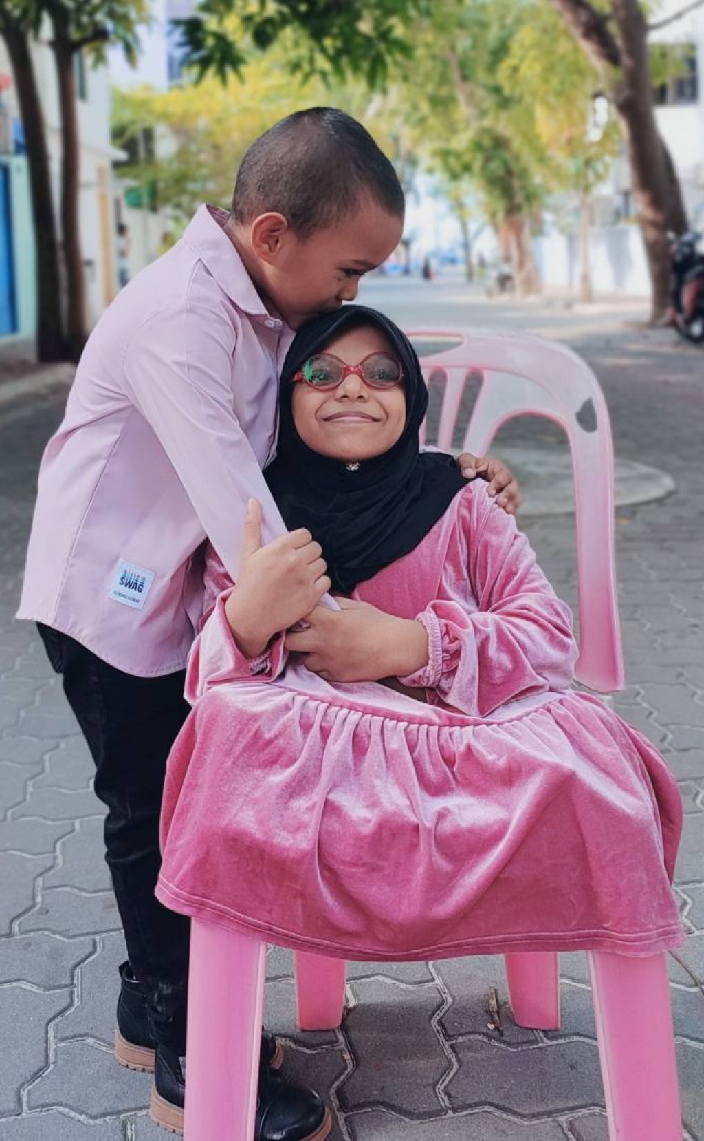 Kudakuda dhe dhareenge furaana salaamaiy kurumah mi manma edhenee aanmunge eheeah