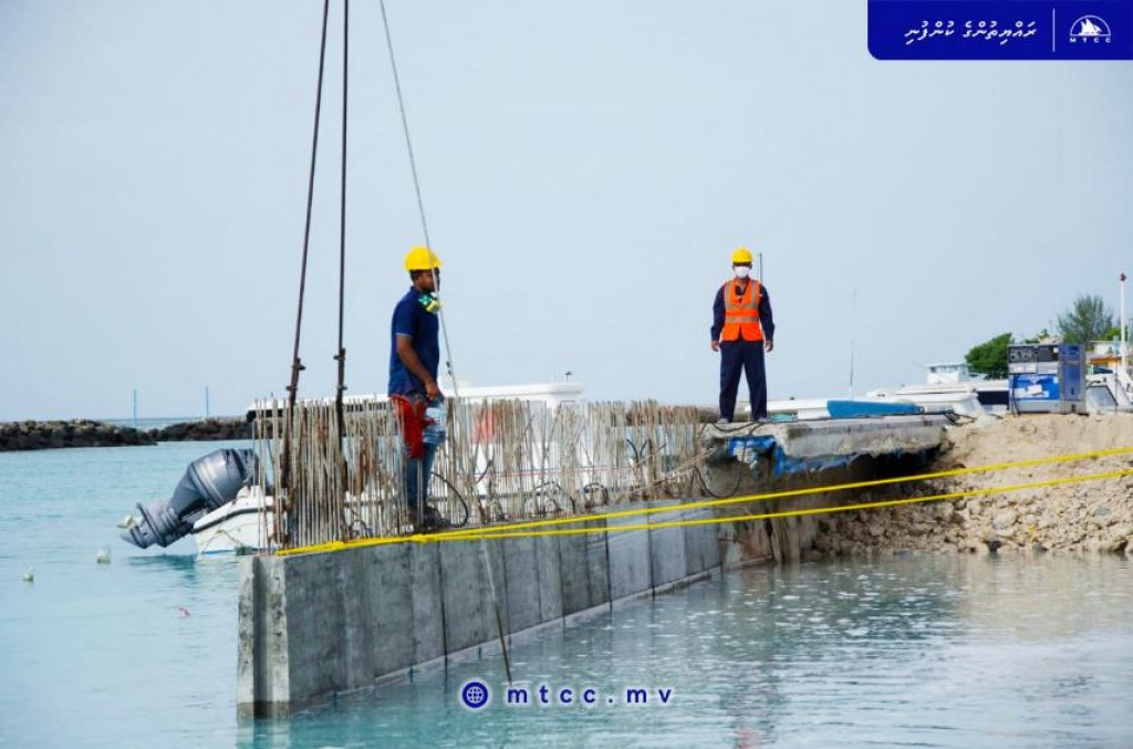 Hinnavaru ban'dharuge ehgamu thoshi lumah beynunvaa gaa athuran fashaifi