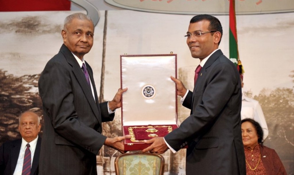 Dhivehi thaareekhu: Gaumee khidhumathugai thedhuverikamaai amaanaaitherikamuge namoonaaekeve.