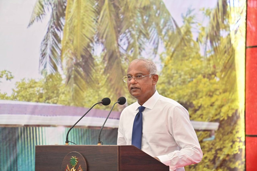 Rayyithun edhey badhalu genesdheynee mi sarukaarun: Raees