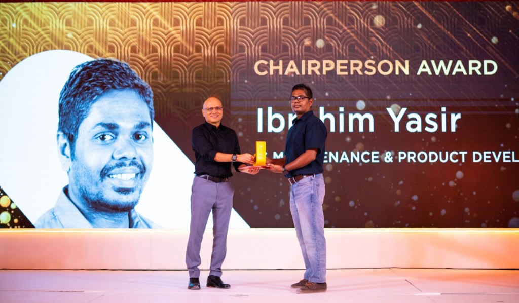 Dhiraagu muvazzafun ge agu vazan koh award dheefi
