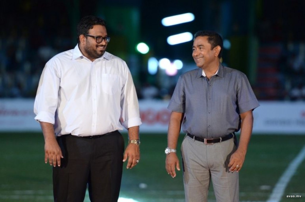 Aarah nuagugai dhookuran ninmee Yameen angaigen: Adeeb