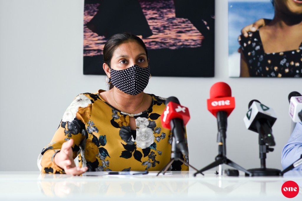 Moonuburugaa alhaa teacharunge moonu kiyavaidhey vaguthu fenna gothah bahahttan handhaan kohdheefi