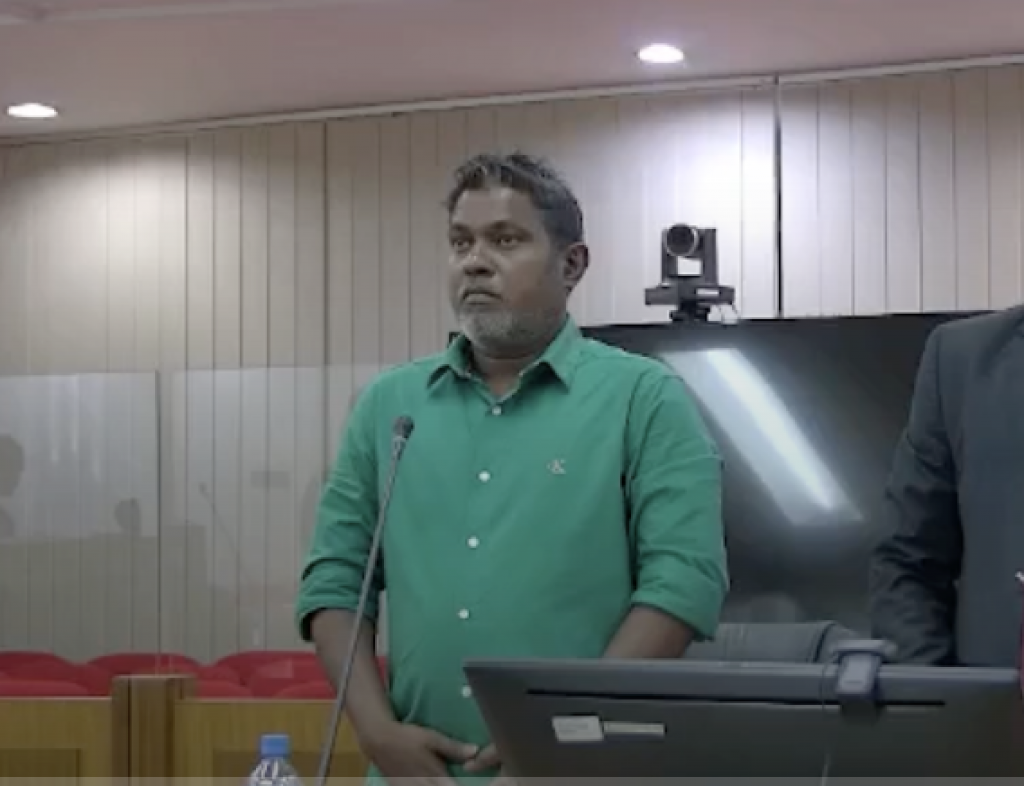 Court ah haaziru kuran fuluhun Manday hoadhanee