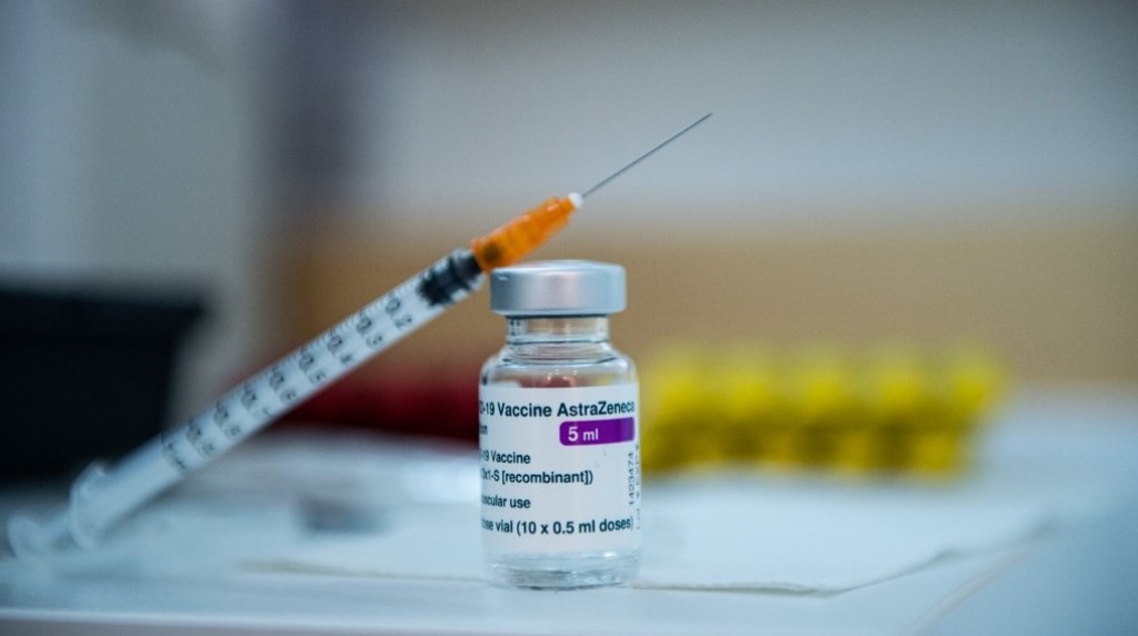 Maaban'du meehunnah dhevana doze ge gothugai Moderna nuvatha Pfizer vaccine dhevidhaane: Dr. Jumailath