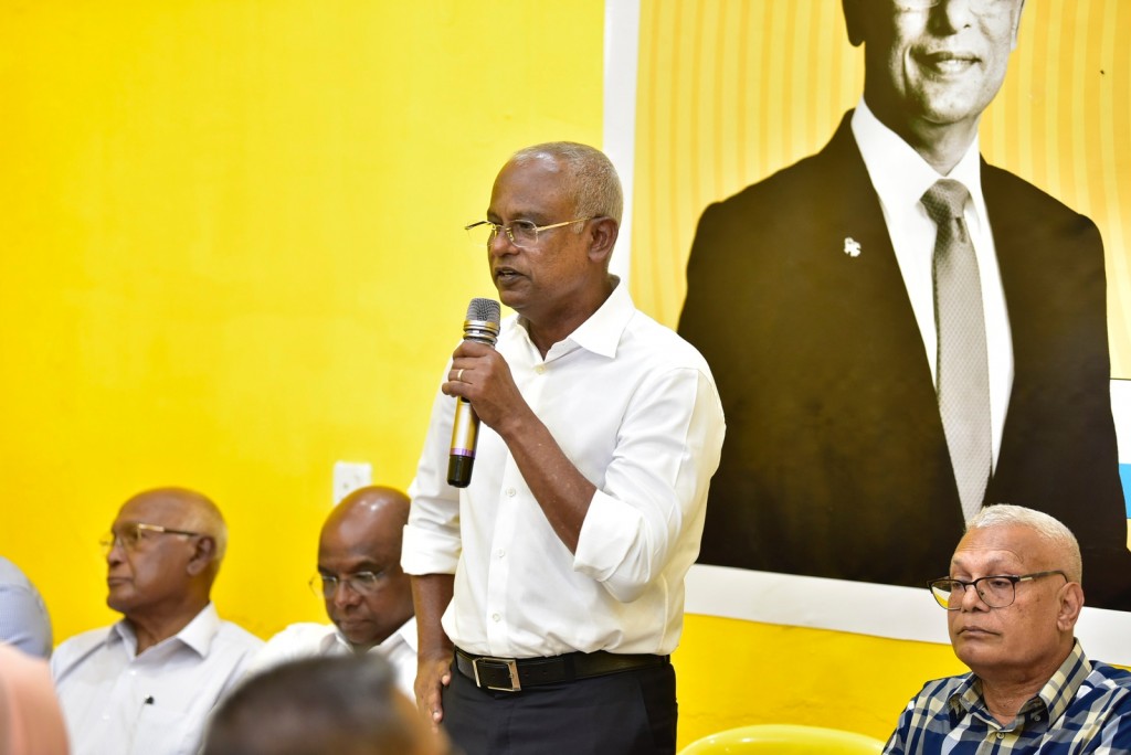 Mahuge agu mathikohdheynan: Raees