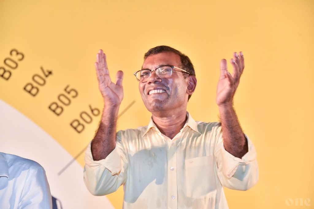Alex Ahmed: kithah faharu bunefin! mee Kenereegey Mohamed Nasheed !