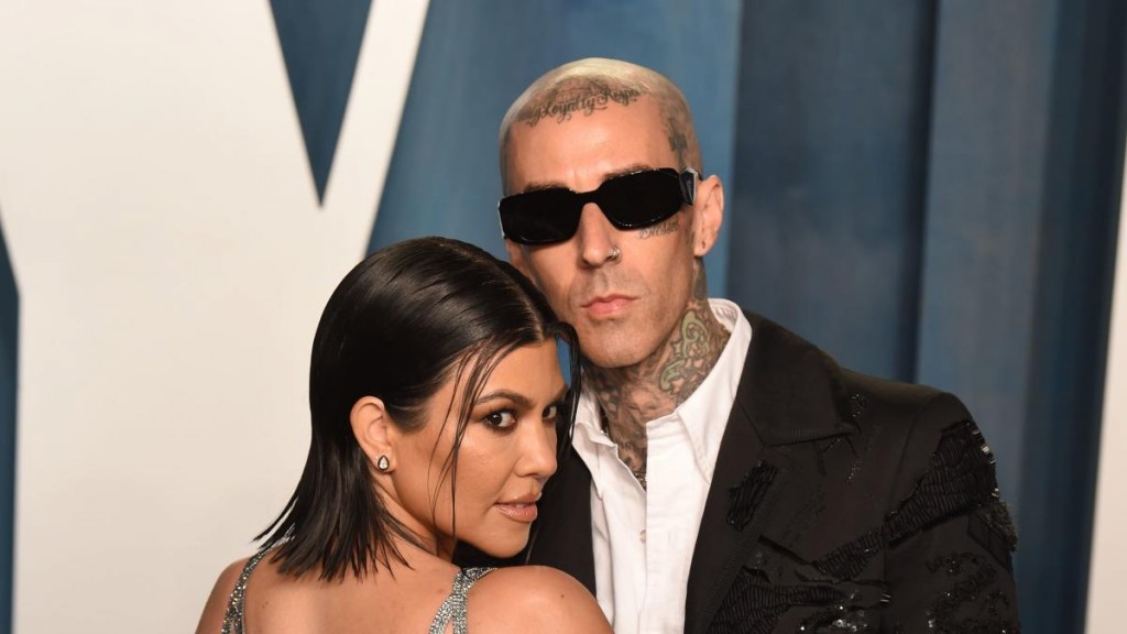 Kourtney Kardashian announces she’s pregnant at Blink-182 concert