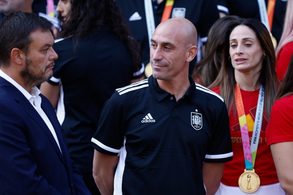 Spain FA raees kulhuntheriyakah bosdhin massala FIFA in balanee