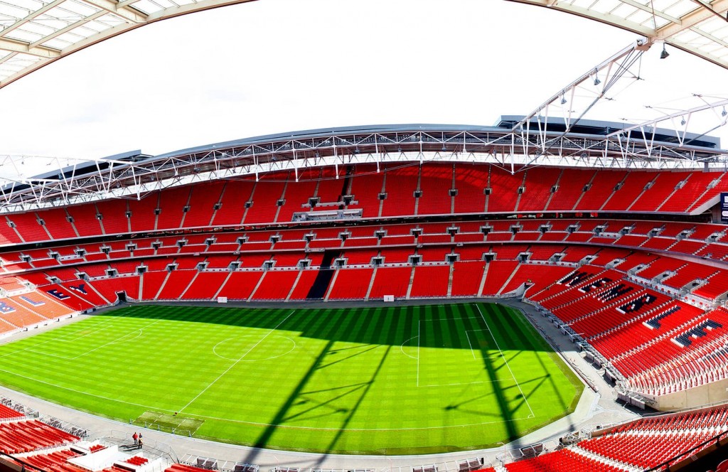 EURO ge Semi Final aai Final ah Wembley ah 60,000 supporters vahdhaane