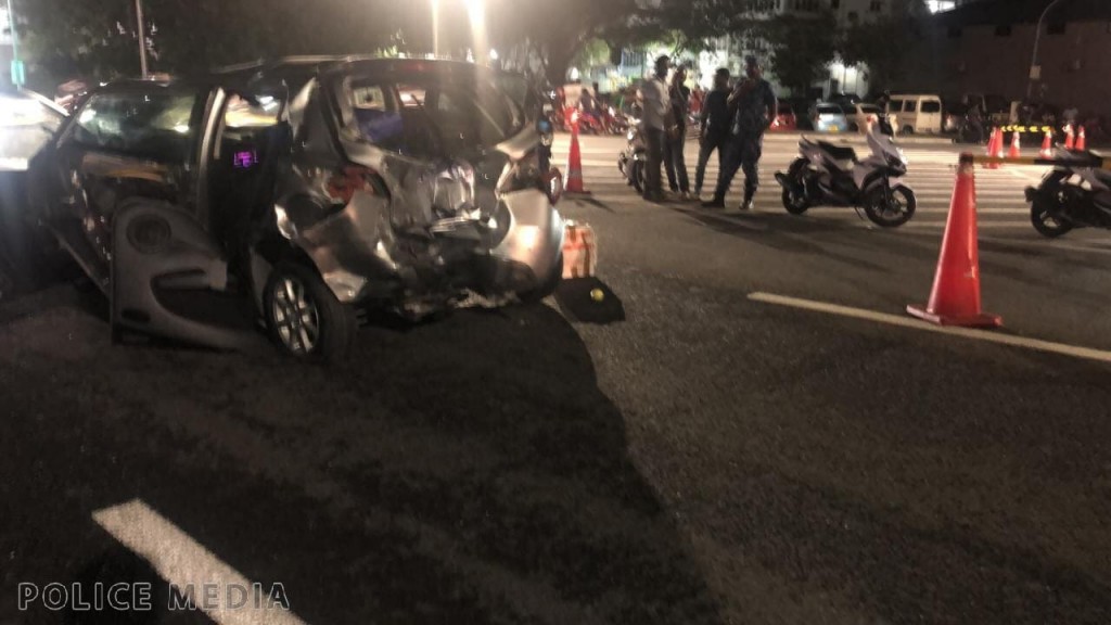 Police vehicle ehgai jehunu cycle eh madunukoh dhaniko bahehgai jehi, accident eh