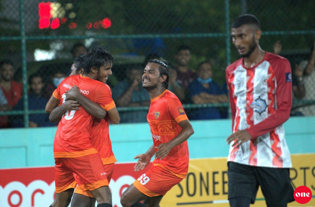 Hangnameedhoo, Omadhoo ge ithurun Dhiggaraai Nilandhoo adhi Bilehdhoo ves feshun rangalhu koffi