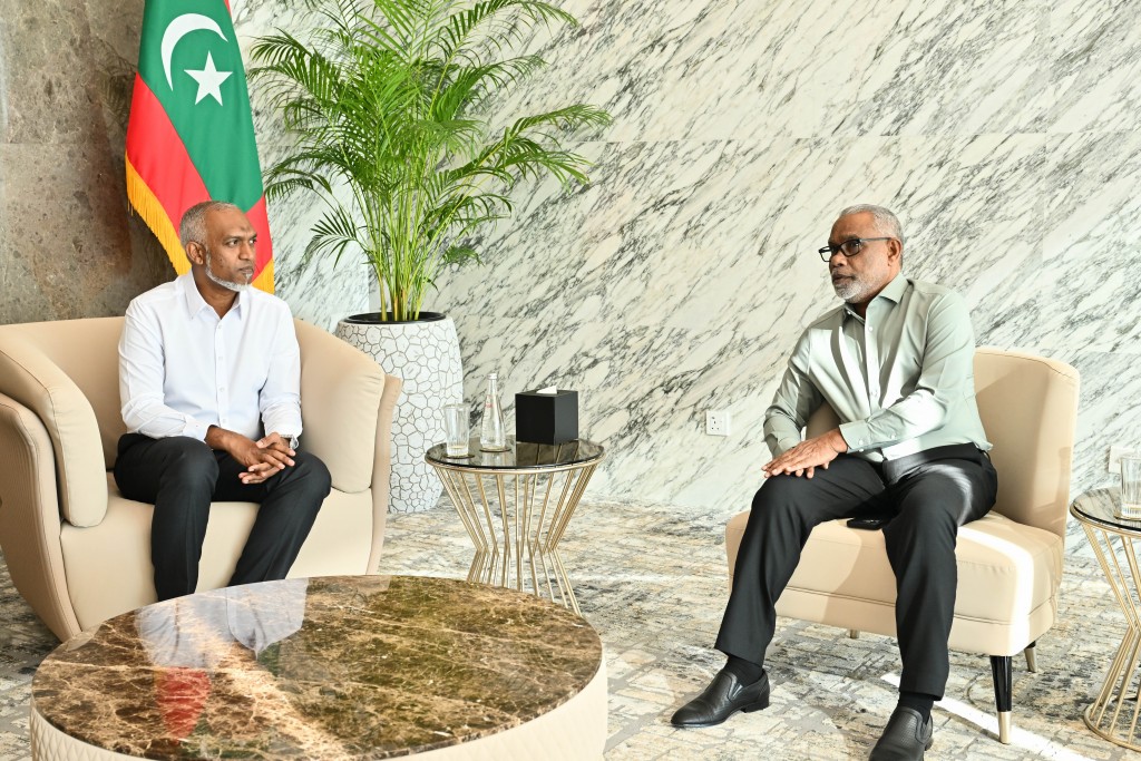 Hiyaanaathuge massala thakugai Raees fiyavalhu alhuvvanee meehaa balaiganeh noon: AbdulRaheeem