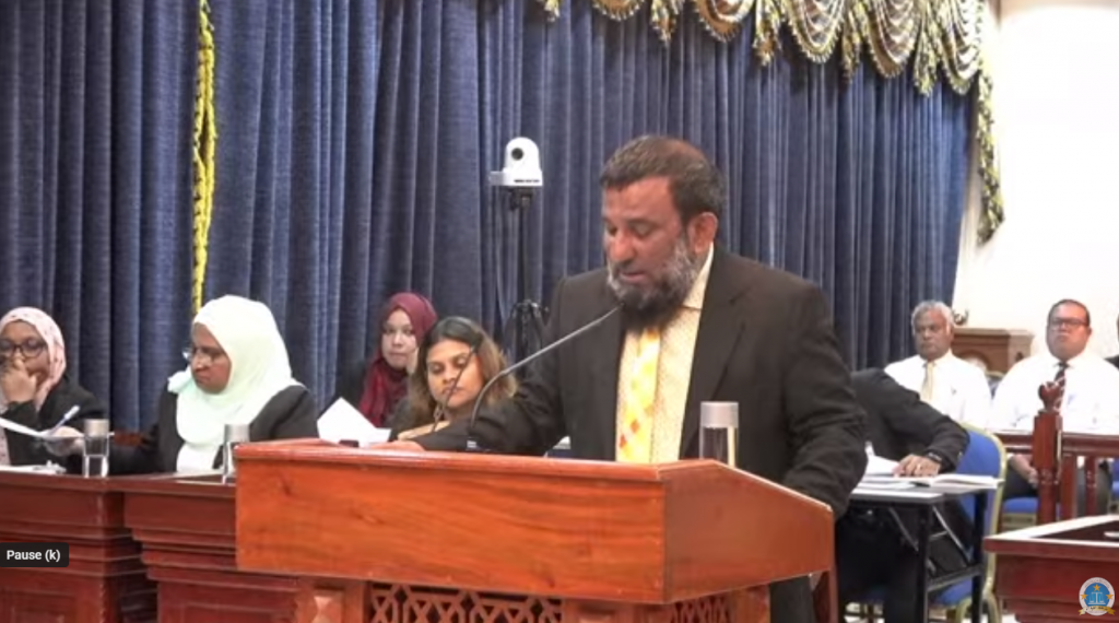 Nasheed vakikurun: E'ee Supreme Court ge aslee ihuthisaas libigenvaa massalaeh noon: Democrats