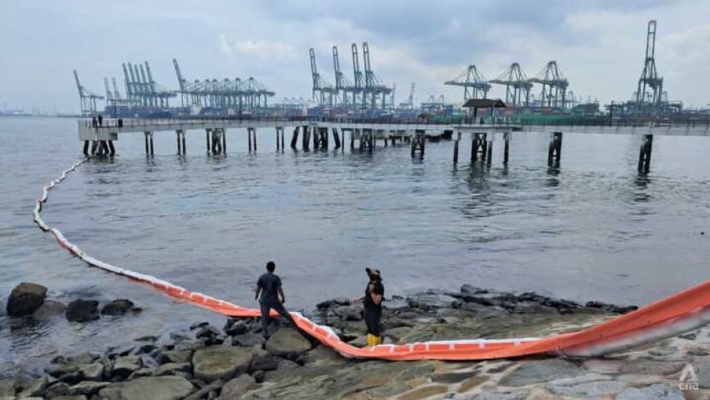 Singapore says freshwater not affected by oil spill