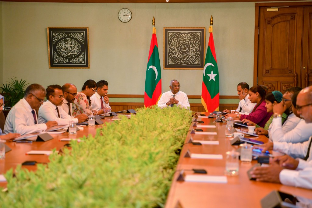 Yoga hamanujehun: Ihumaaluvi faraaiythakah fiyavalhu elhumah idhaaraa thakah angavan Raees ninmavaifi