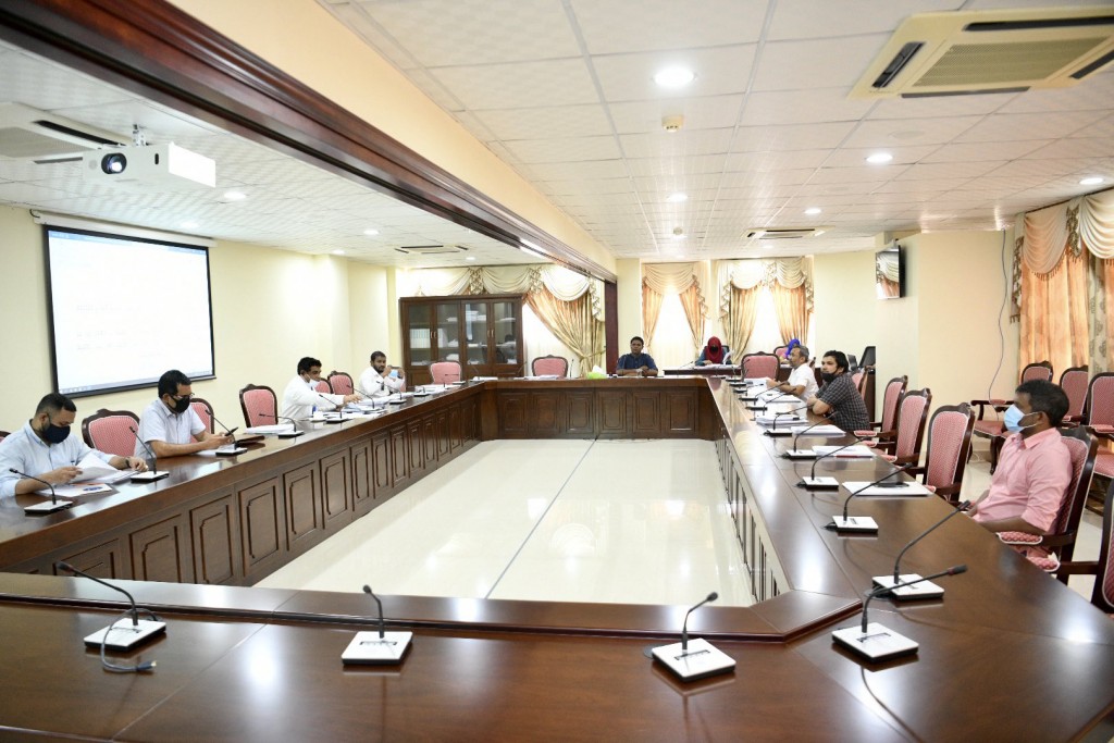 Service charge ah 10 percent ahvure madhu noon adhadheh negumashaai, service charge ah inkaaru kureveygothah bill gai himanaifi