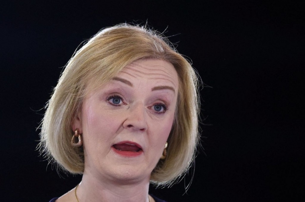 Adhuge duniye: Liz Truss ge boduvazeerukamugai Ingereyseinnah fahi dhuvasthakeh libidhaanetha?