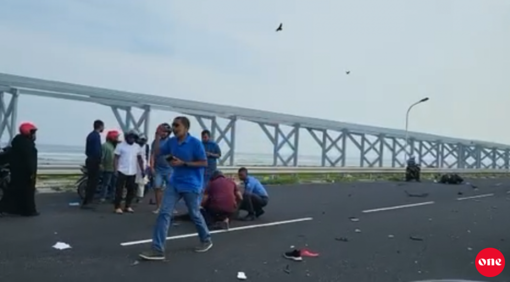 Car akaai cycle eg jehi highway gai nurahkaatheri accident eh