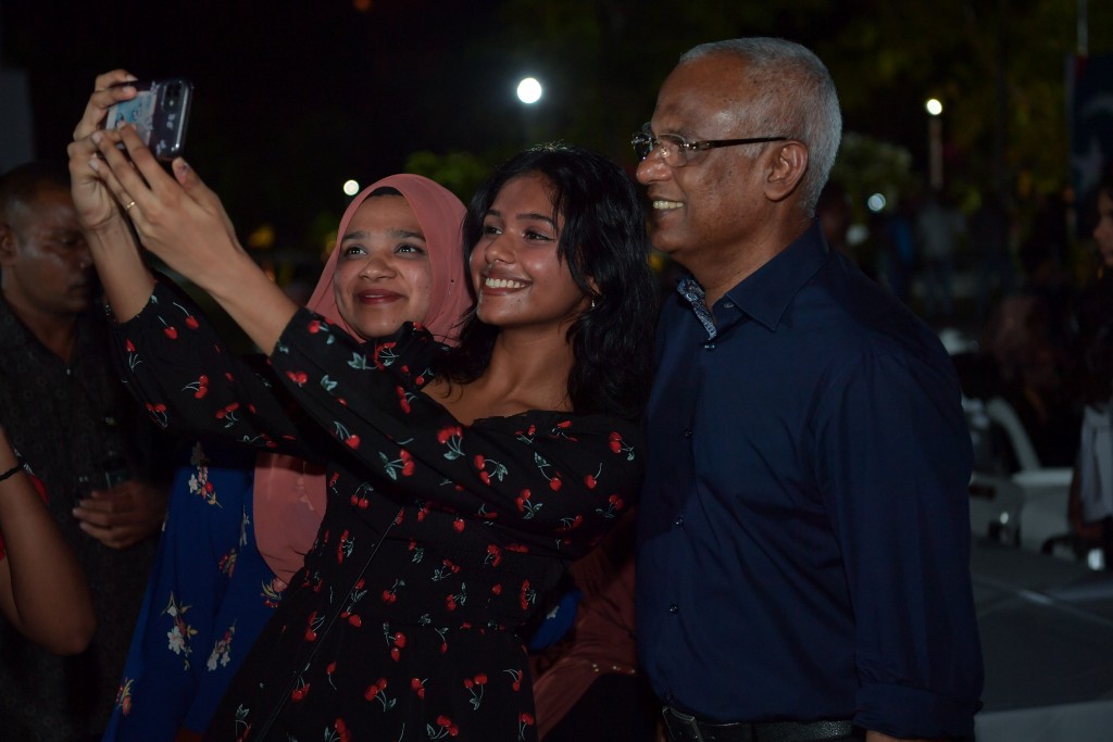 Raees ge dhekanbalun Addu City ge rayyithun ah dhevvi maahefun
