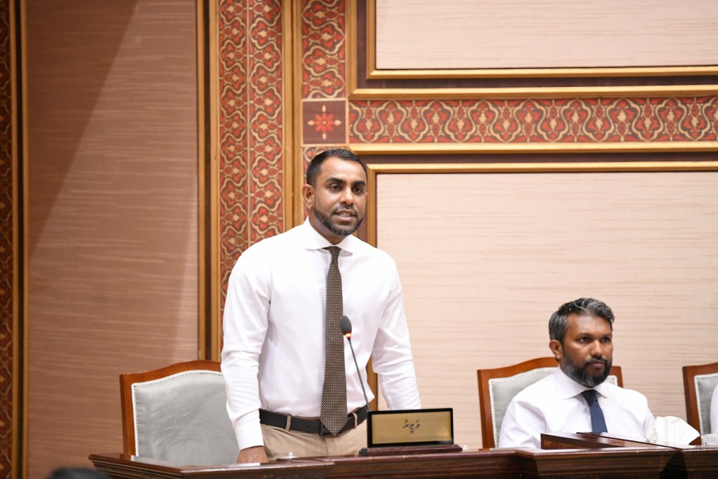 Dhuru atholhu thakugai tourism fulhaa kurumah lui dheyn gaanoonu islaahu kuranee
