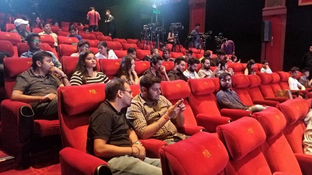 India ge cinema thah mimahu 15 gai hulhuvaalanee