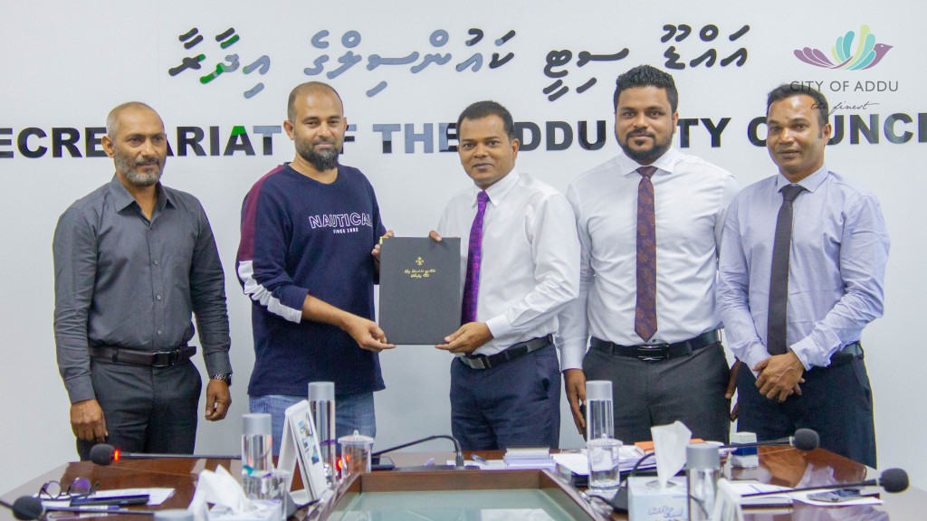 Addu gai hadhaa 200 housing unit masakkathuge bin contractor aai havaalukoffi