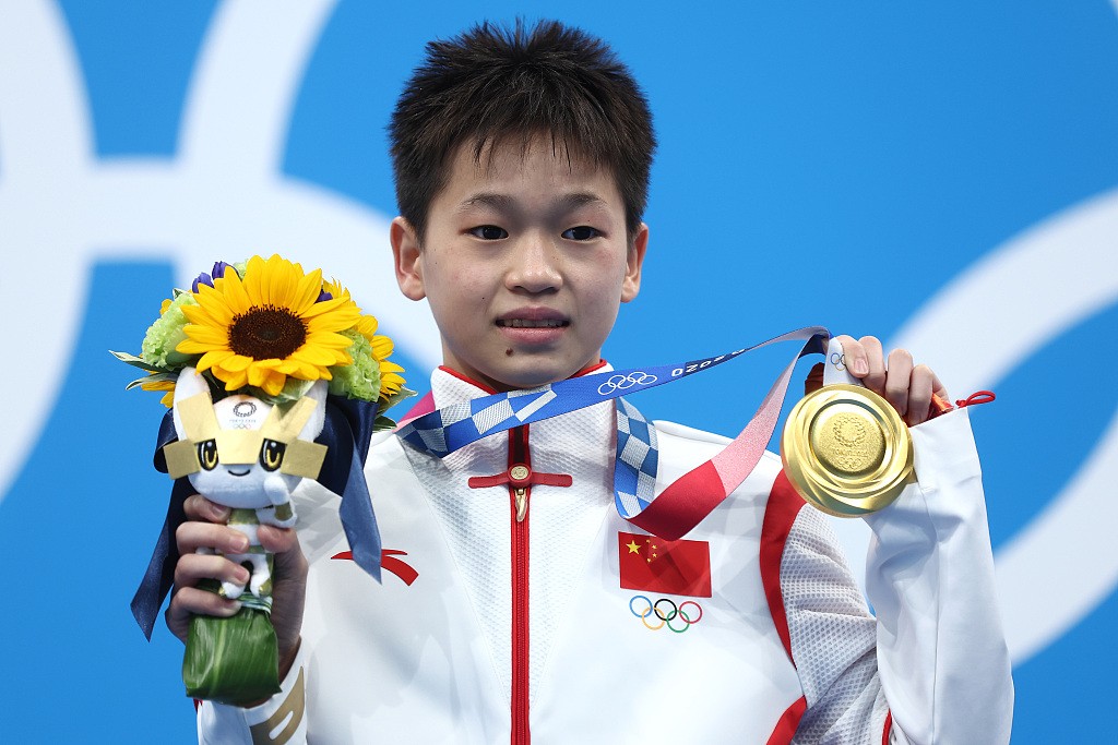 Umurun 14 aharu diver Quan  rann medal hoadhee dhuniyeyge record akaa eku