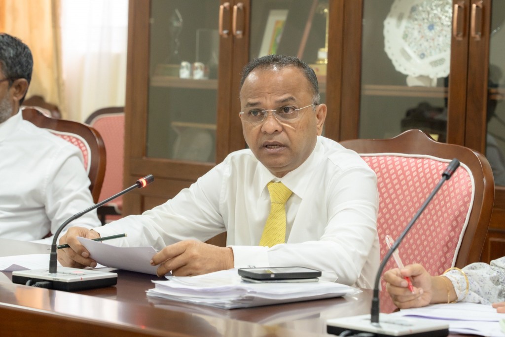 Bomb ge hamalaa aa gulhuvai Nasheed kurevvi thuhumathuthakaa gulhigen Shaheem hushahelhi massala anburaa gengosfi