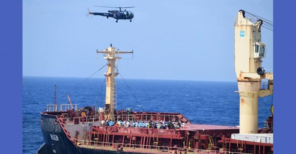 Somalia ge piratun hifi boat eh India navy in salaamai kohfi