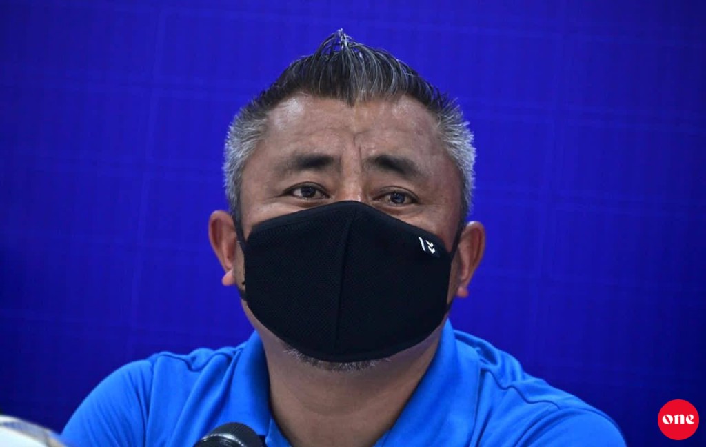 '' Thimpu ah maa bodah Eagles eh neyngey, ekamaku samaaluvaane''