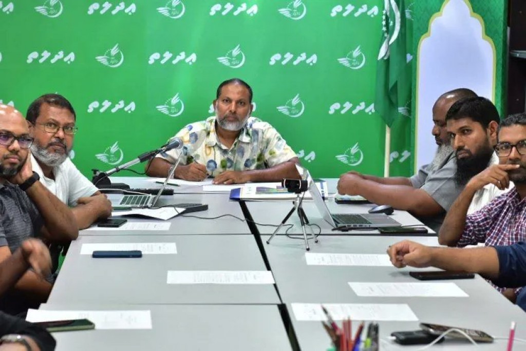 2033 vana aharu Raajjey ge Raeeskan kurahvaanee Adhaalath Party ge beyfulheh: Imran