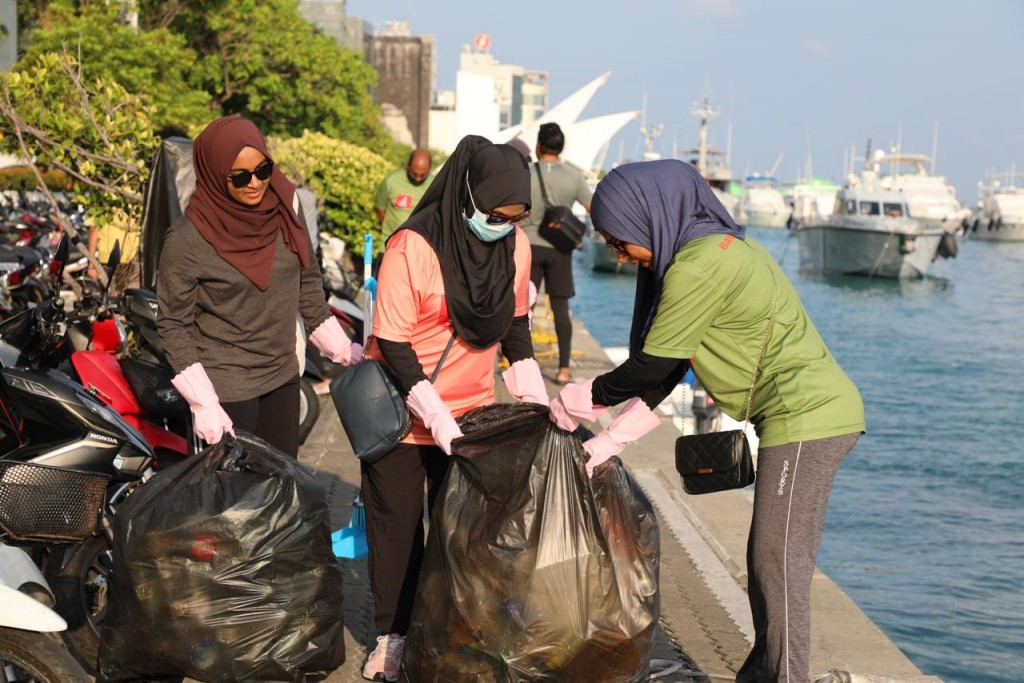 BML muvazzafun Male' aai Addu saafu kohfi