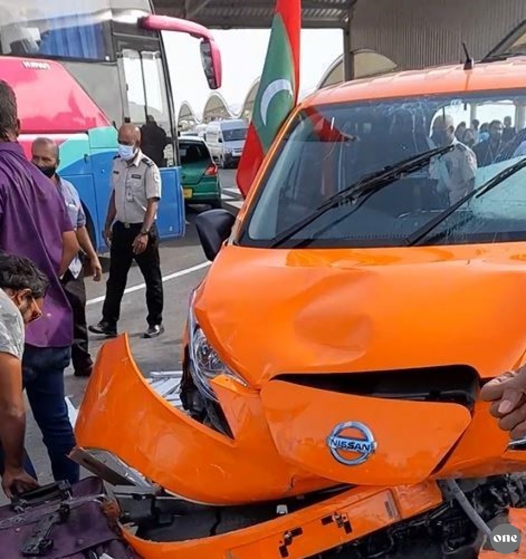 Airport gai accident eh hingai 3 meehakah aniyaavejje