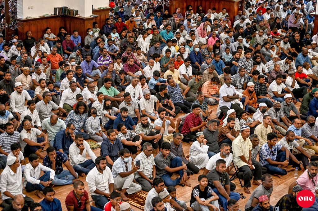 Mi aharuge ehbaivanthakamuge dhuvas faahaga kuran fashaanee fathis namaadhun