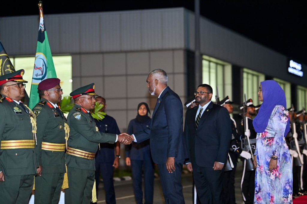 Dhivehi sifain ge vaige force ''MNDF Air Corps'' ufahdhaifi